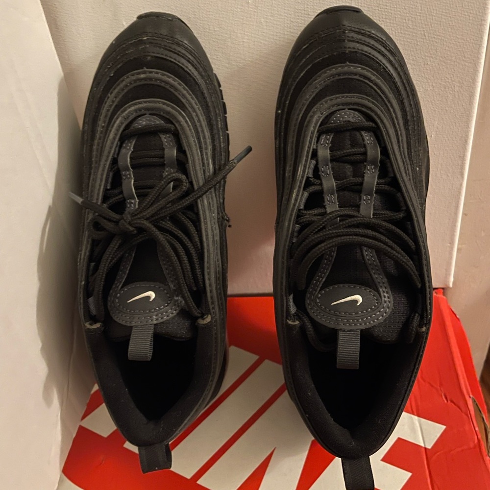 Black Nike air max 97